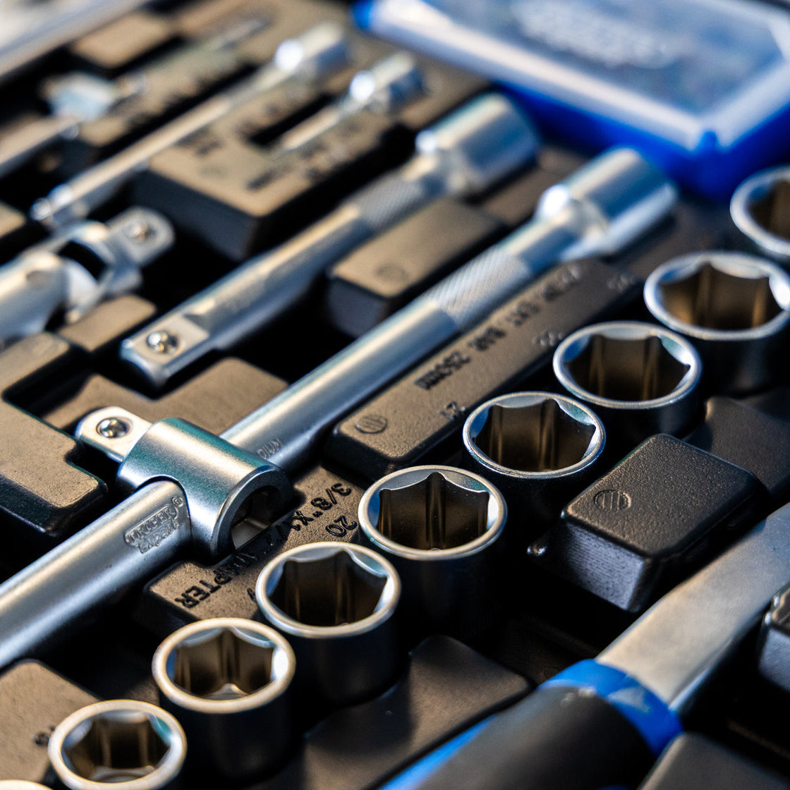 Close-up of a socket wrench and socket set in a black plastic tray in the Draper Expert Mechanics Tool Kit