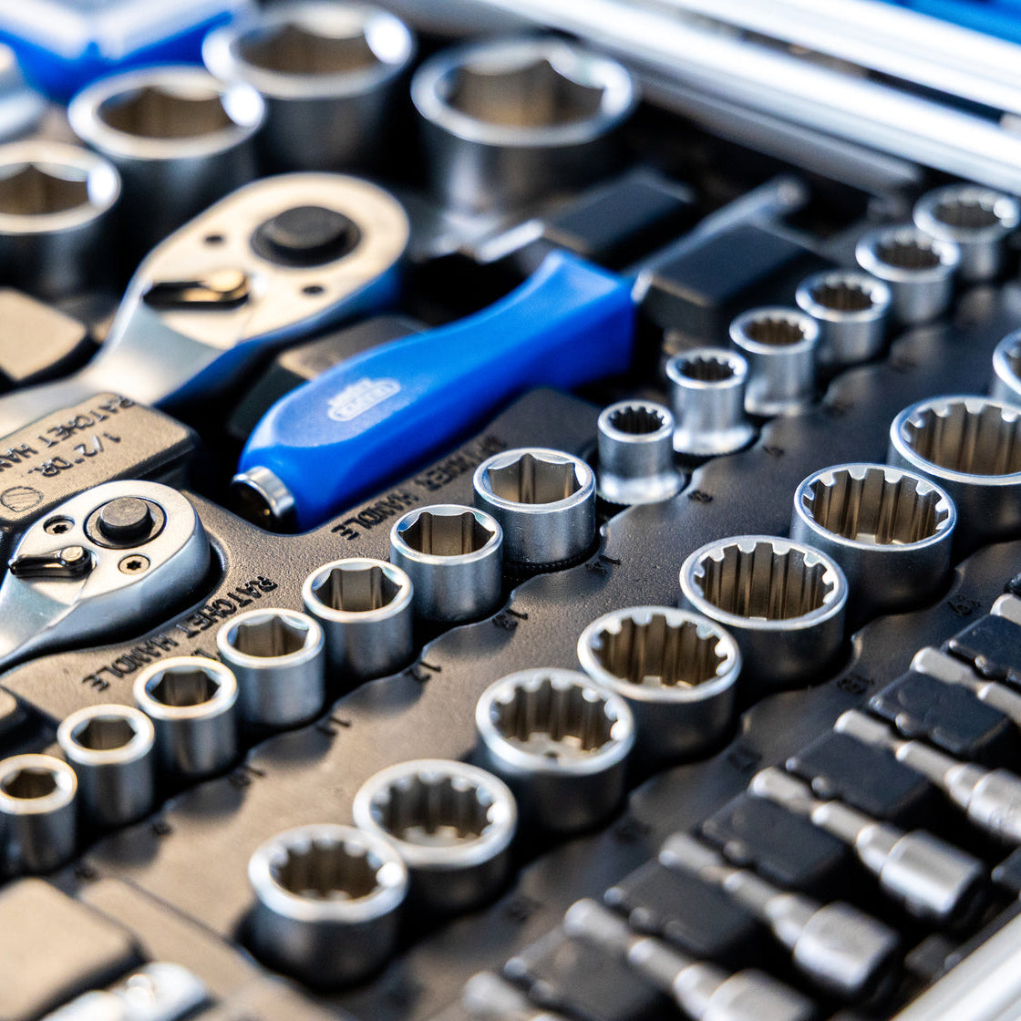 Close-up of a socket wrench and socket set in the Draper Expert Mechanics Tool Kit